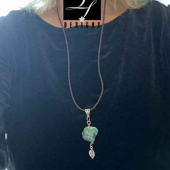 lf Designs: STONED & WIRED Turquoise Nugget Enveloped in silver - Picture 6 of 7